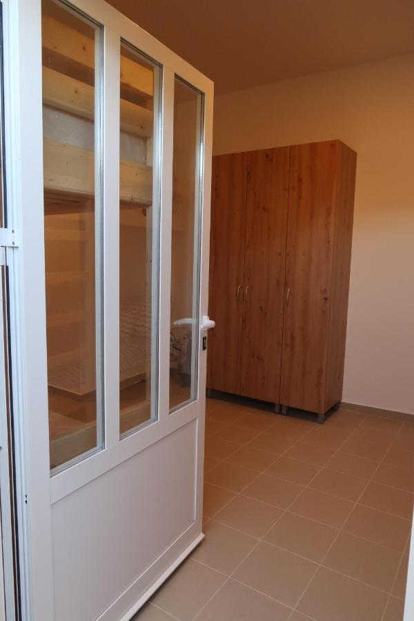 Robinson Olive Tree Huts Villa Čara Екстериор снимка